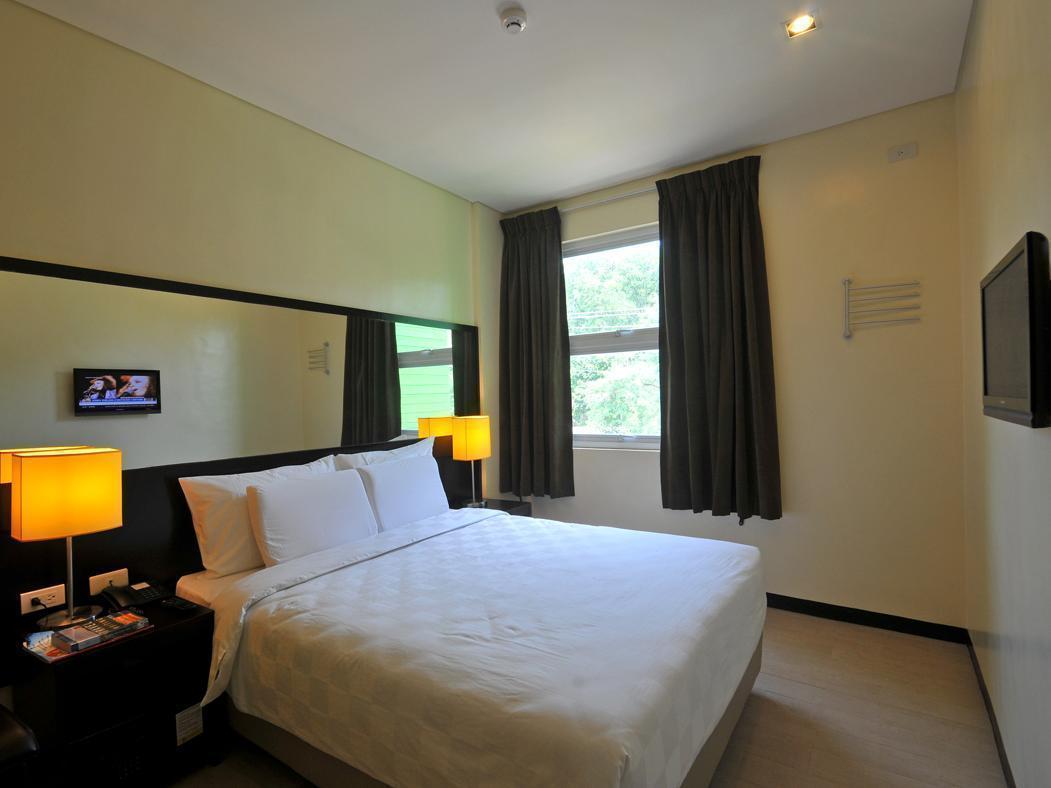 Go Hotels Bacolod Exterior photo