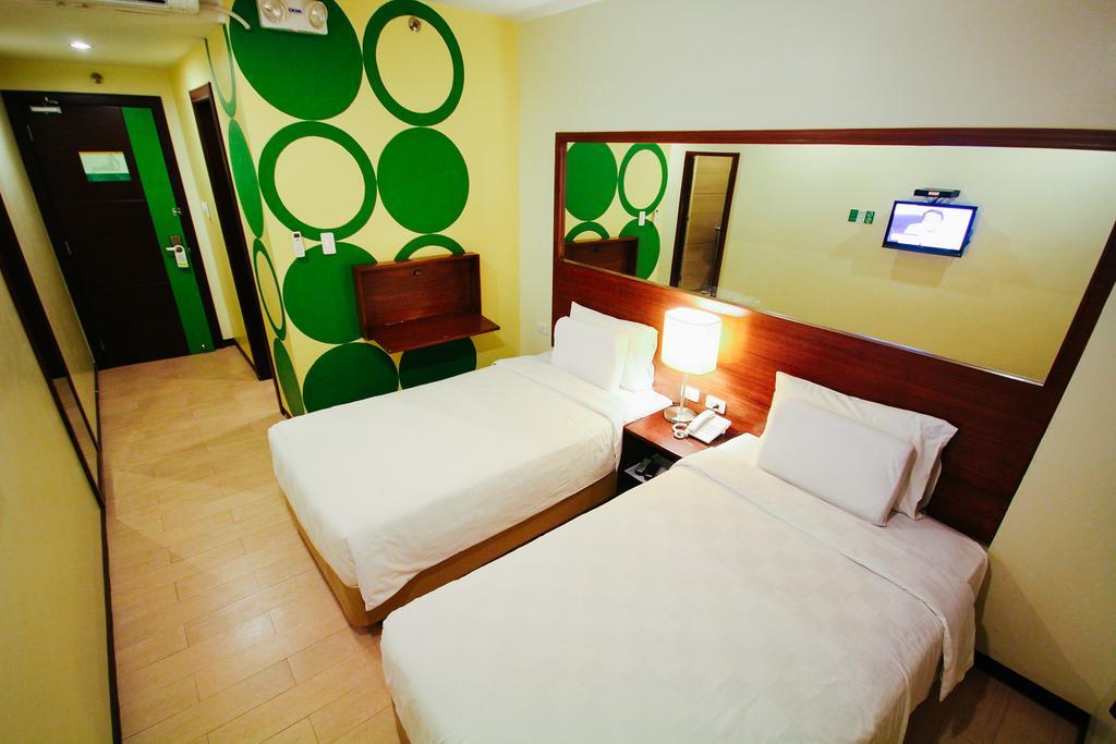 Go Hotels Bacolod Exterior photo