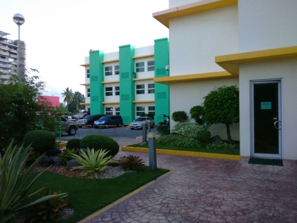 Go Hotels Bacolod Exterior photo